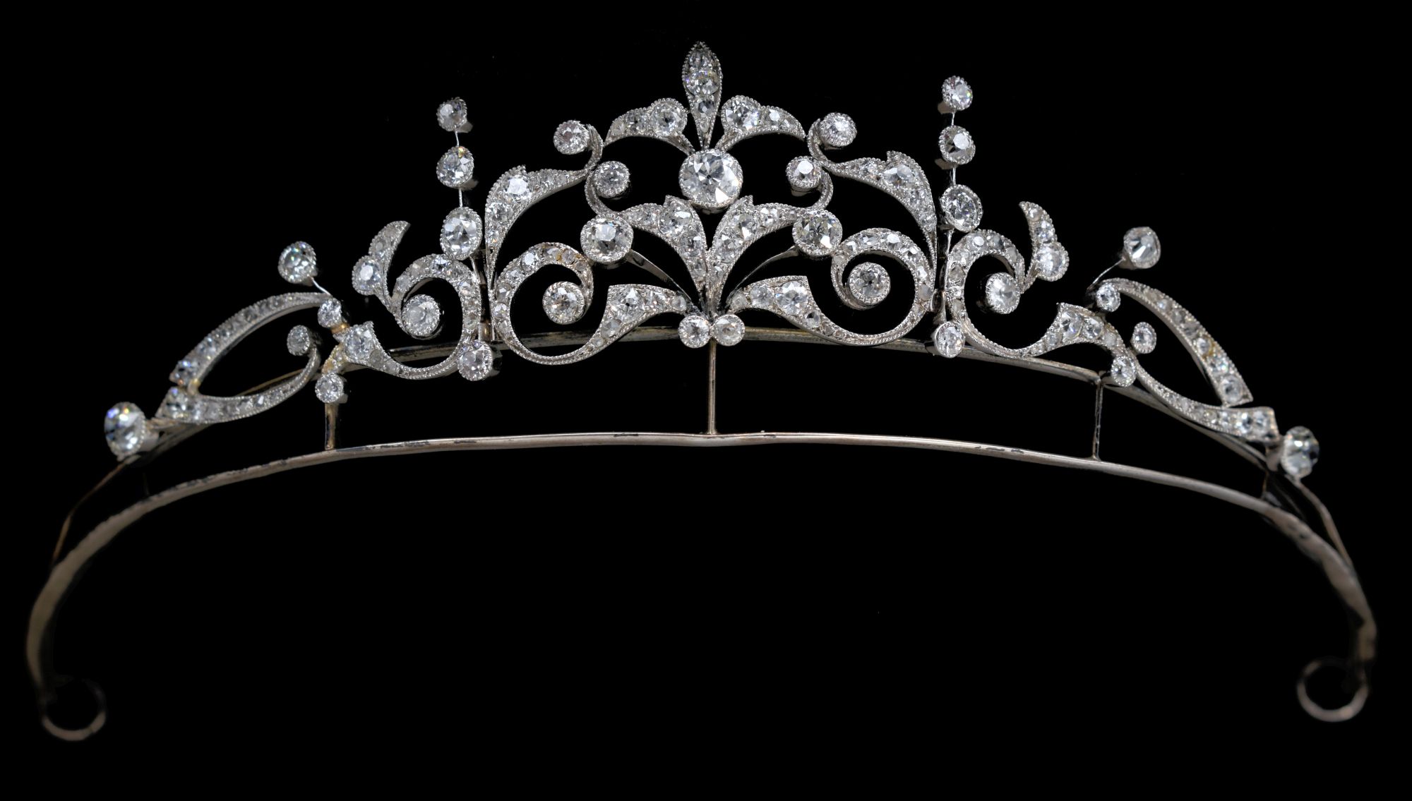 Royal Presence Crowns Spring Fine Art Sale