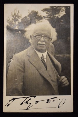 Lot 298 - Signed postcard of David Lloyd George (1863-1945)