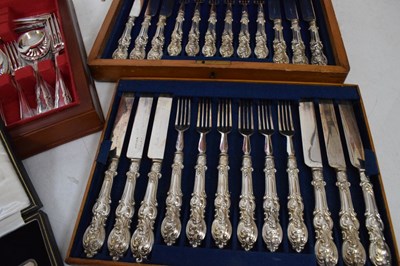 Lot 689 - Two cases of flatware, and loose plated ware