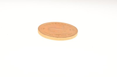Lot 105 - South African 1oz fine gold Krugerrand coin, 1980