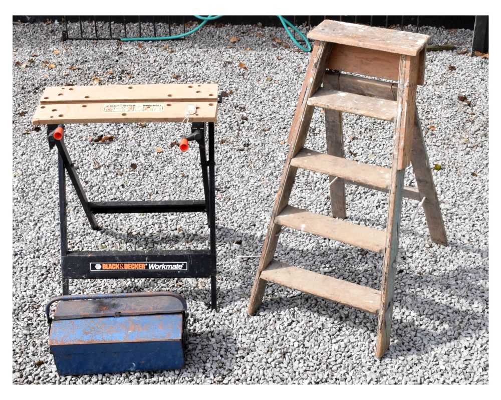 Lot 519 Wooden step ladder toolbox and workmate