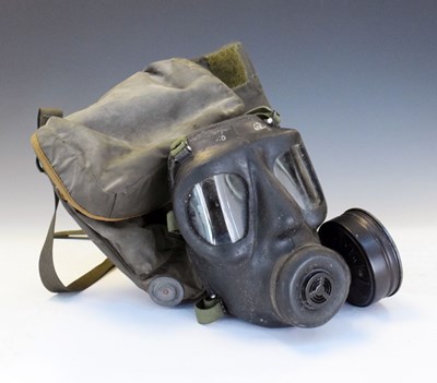 Lot 297 - S6 MKII British Army respirator (gas mask)