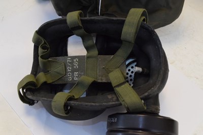 Lot 297 - S6 MKII British Army respirator (gas mask)