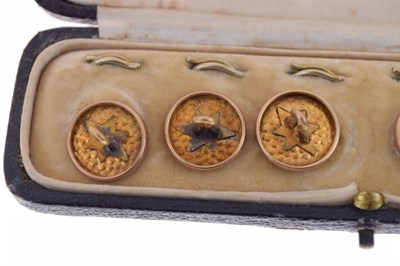 Lot 73 - Cased set of six 9ct gold Edwardian buttons