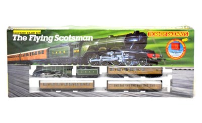 Lot 320 - Hornby Railways 00 gauge No. R869 'The Flying Scotsman'