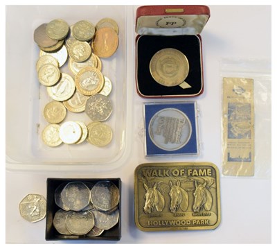 Lot 150 - Quantity of commemorative Elizabeth II coins, etc