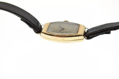 Lot 124 - Waltham USA - Small yellow metal gold wristwatch, stamped '375'