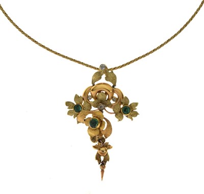 Lot 27 - Victorian emerald and diamond set pendant