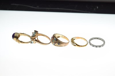 Lot 32 - Five assorted rings, 15.2g gross approx