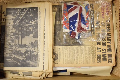 Lot 521 - Quantity of Royal commemorative newspapers and magazine