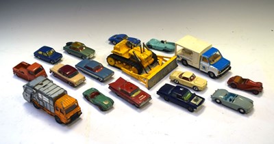 Lot 327 - Quantity of loose diecast model vehicles to include; Corgi Toys, Dinky Toys, Matchbox, etc