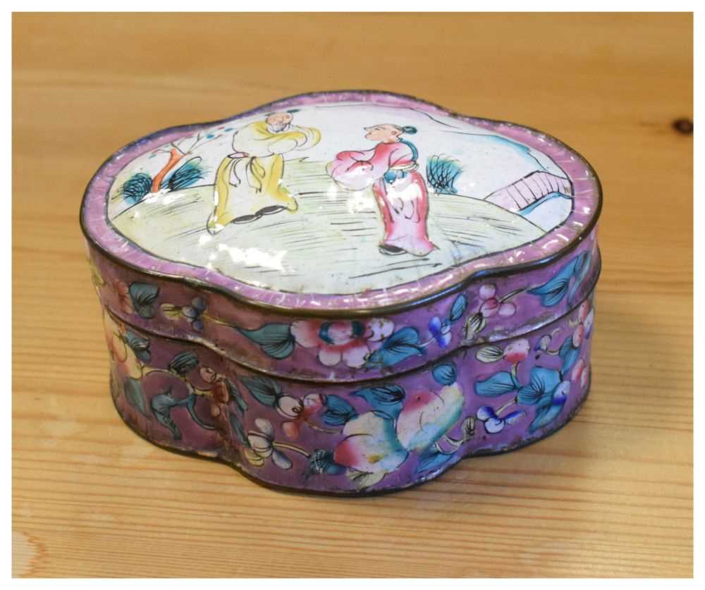 Lot 240 - Chinese enamel box