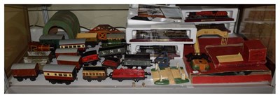 Lot 324 - Quantity of Hornby '0' gauge locomotives and carriages, etc, together with Atlas Editions models