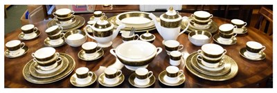 Lot 444 - Extensive Minton 'Grandee' dinner and teawares