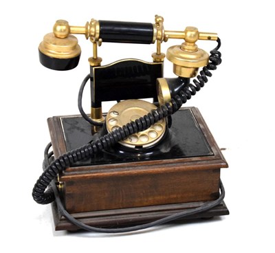 Lot 513 - Telephone