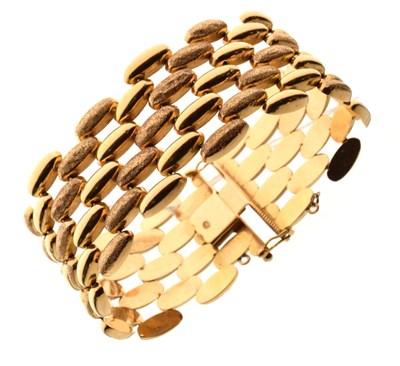 Lot 28 - Middle Eastern high-carat yellow metal bracelet
