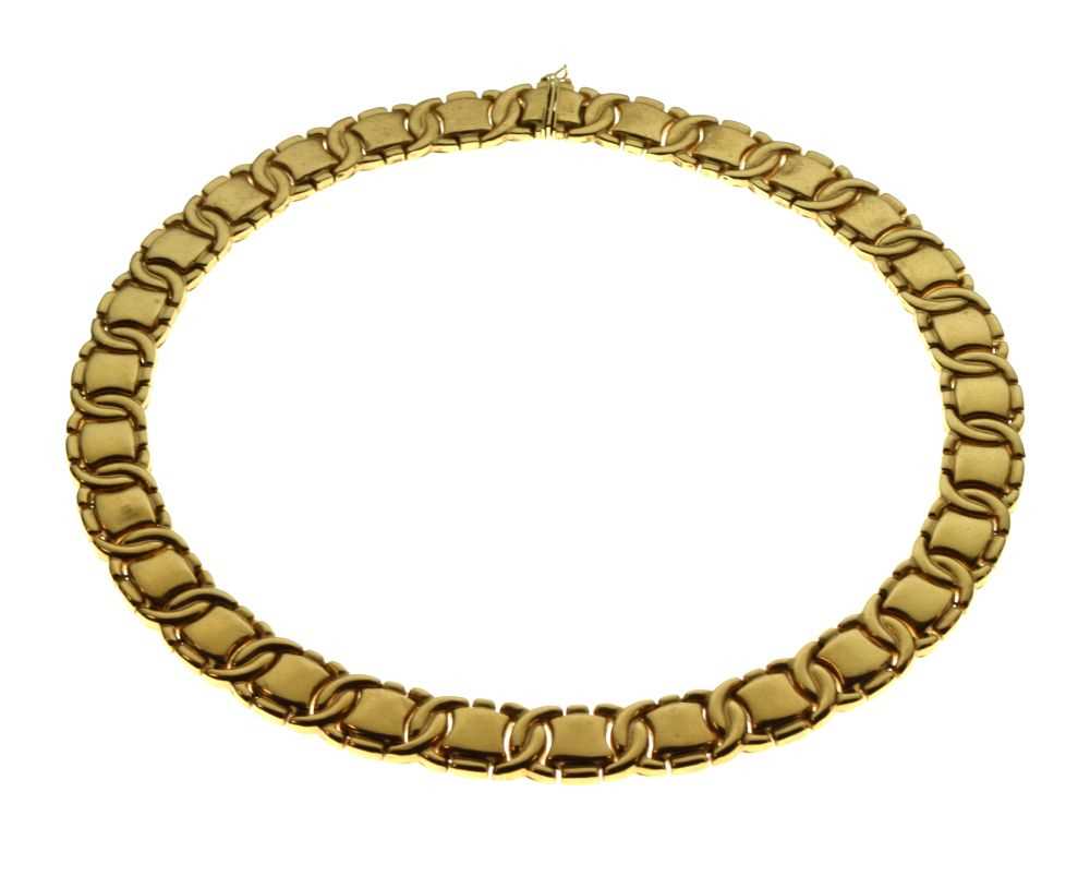 Lot 29 - Continental (probably Swiss) high-carat yellow metal necklace