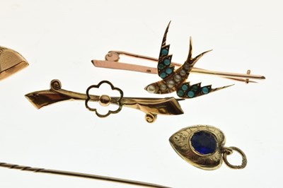 Lot 34 - Selection of gold and yellow metal jewellery