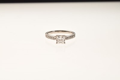 Lot 4 - Platinum single stone diamond ring