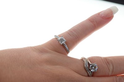 Lot 4 - Platinum single stone diamond ring