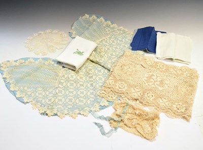 Lot 546 - Collection of white linen and lace