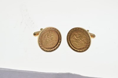 Lot 38 - Pair of half sovereign cufflinks