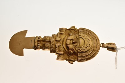 Lot 39 - South American 18K yellow metal deity pendant