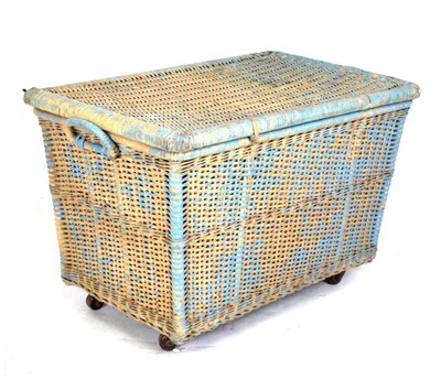 Lot 601 - Lloyd Loom style wicker basket