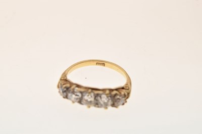 Lot 7 - Five stone diamond ring