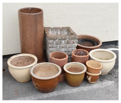 Lot 640 - Quantity of terracotta plant pots