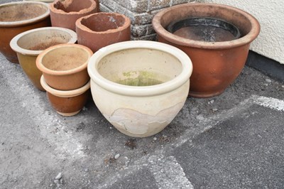 Lot 640 - Quantity of terracotta plant pots