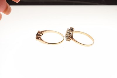 Lot 19 - Two 9ct gold gem set dress rings