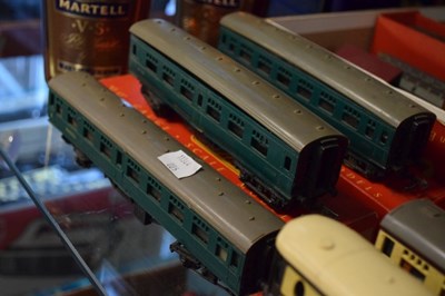 Lot 239 - Triang Railways - Eleven boxed 00 gauge carriages, together with 'R23' Operating Royal Mail Coach Set