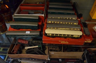 Lot 239 - Triang Railways - Eleven boxed 00 gauge carriages, together with 'R23' Operating Royal Mail Coach Set