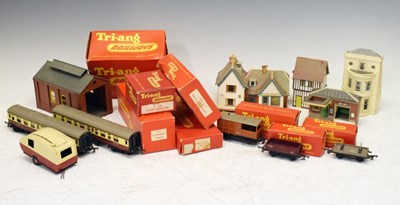Lot 261 - Quantity of Triang 00 gauge boxed wagons/ rolling stock, together with trackside accessories