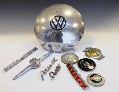 Lot 186 - Motoring Interest - Quantity of vintage car badges, AA badges, and wheel hub caps, etc