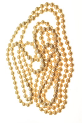 Lot 87 - Four assorted pearl necklaces