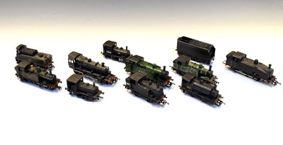 Lot 257 - Ten various branded 00 gauge railway trainset locomotives