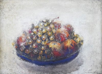 Lot 389 - Richard Cartwright RWA (b.1951) - Pastel - Bowl of fruit with grapes