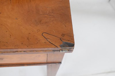 Lot 476 - Early 20th Century lady's satinwood 'bonheur du jour' writing desk