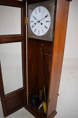 Lot 516 - Mid 20th Century oak-cased electric clock