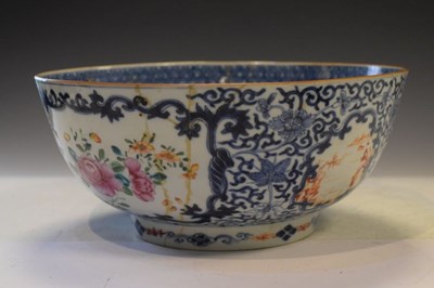 Lot 205 - Late 18th Century Chinese bowl, (a/f)
