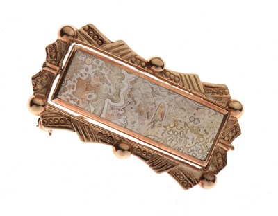 Lot 58 - Unusual unmarked gold brooch