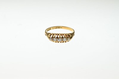 Lot 9 - 18ct gold, five stone diamond ring, 3.1g gross approx