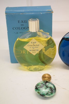 Lot 422 - Quantity of perfume bottles to include Lalique for Worth, 'Je Reviens'