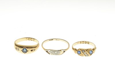 Lot 36 - Late Victorian 18ct gold diamond and sapphire ring, Chester 1900