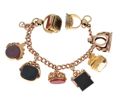 Lot 30 - 9ct gold curb link bracelet