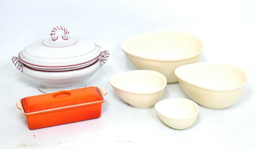 Lot 443 White soup tureen, Nigella bowls and Le