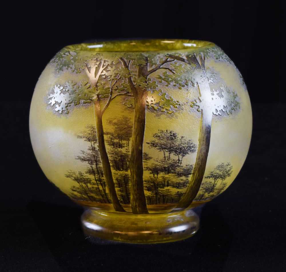 Lot 284 - Daum, Nancy glass vase