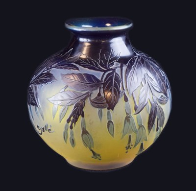 Lot 307 - Galle cameo glass spherical vase